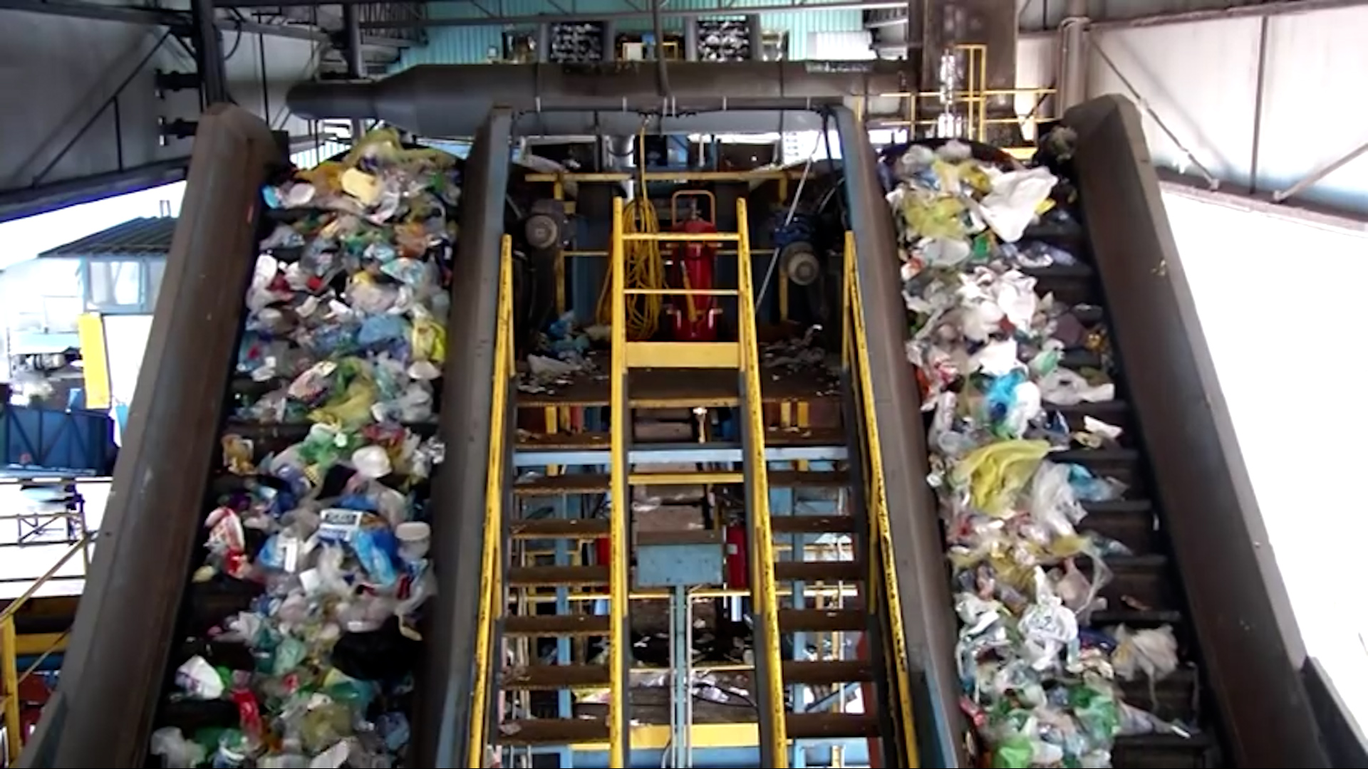 Plastica, 75 nuovi impianti per il riciclo